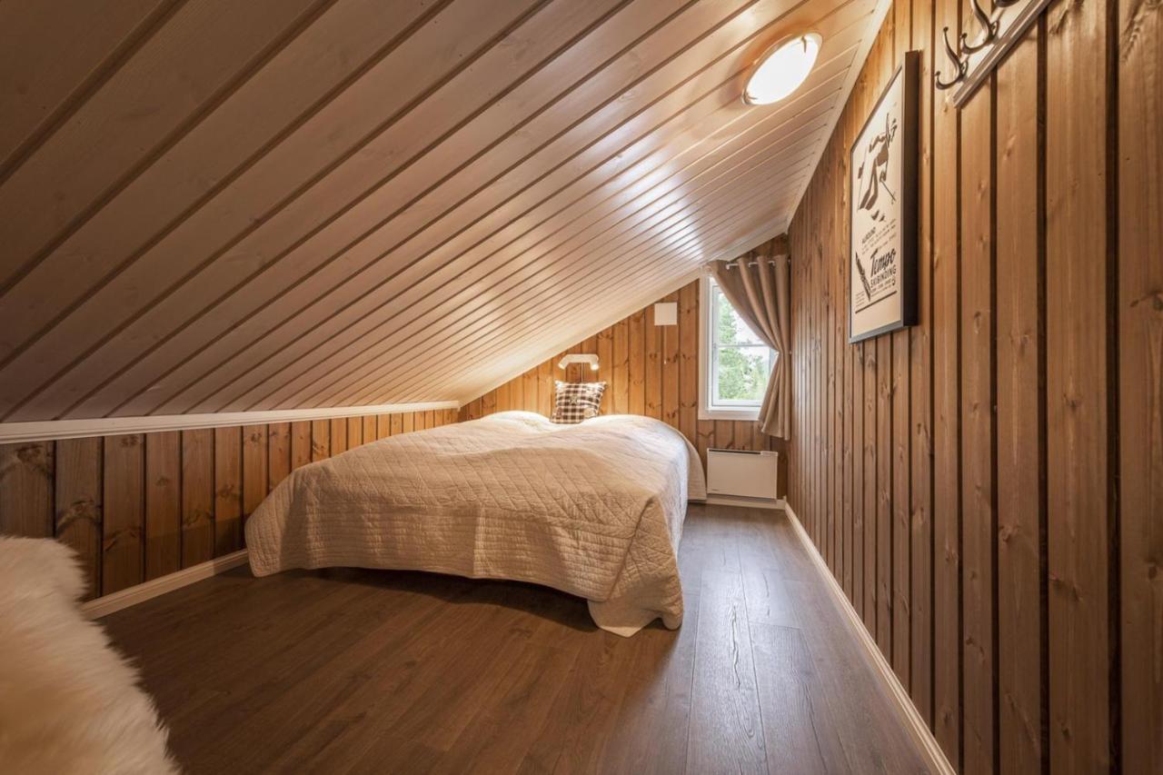 With Sauna In *
